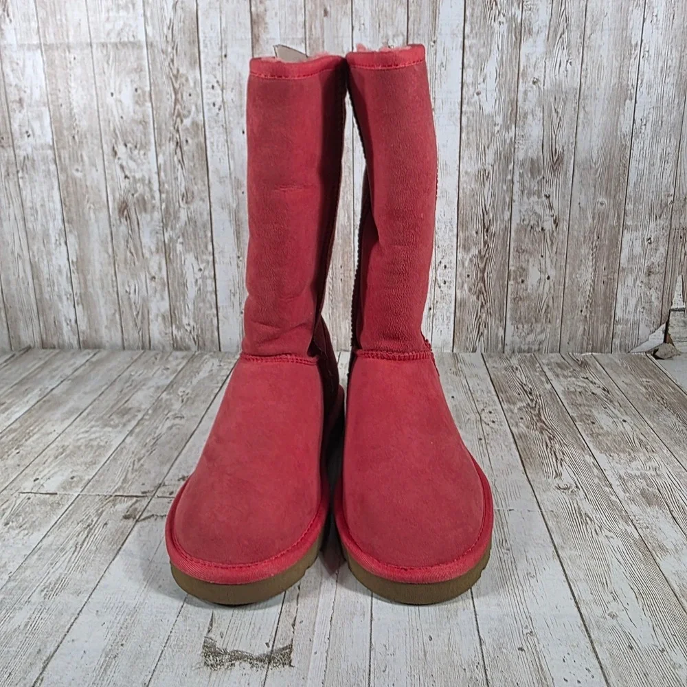 UGG Australia‎ Classic Tall II Red Suede Sheepskin Winter Boots Womens 8